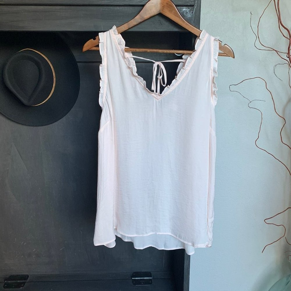 Womens Plus Size XXL / 2X Ruffle Detail Sleeveless Blouse